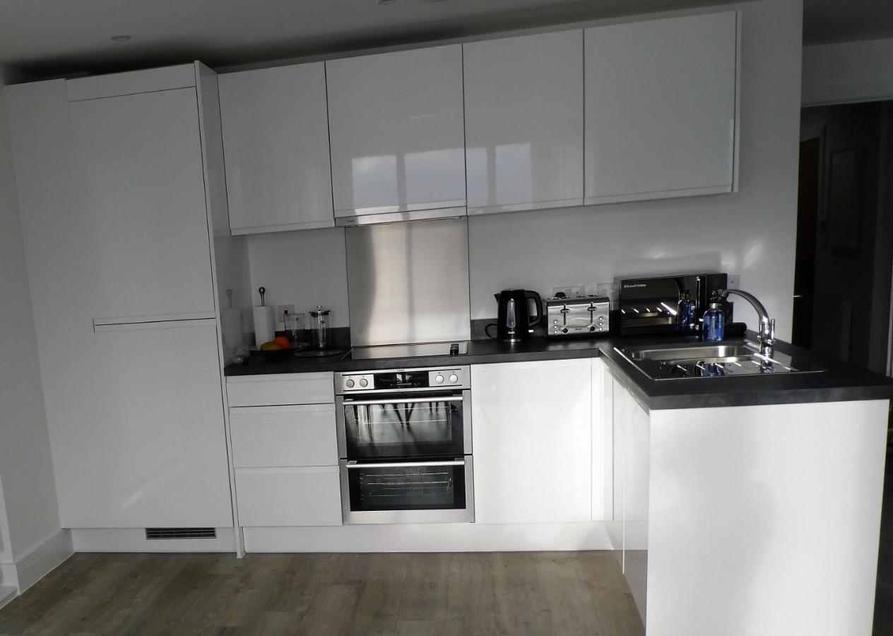 Seaview West Coast - Exceptional - 2 Bedrooms Sleeps 5 -Stunning Sea Views - 500 Metres To Beach Bournemouth Exterior foto