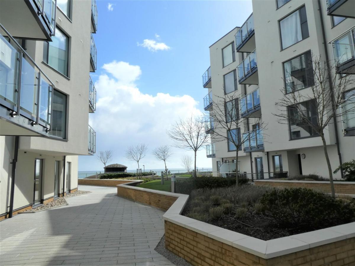 Seaview West Coast - Exceptional - 2 Bedrooms Sleeps 5 -Stunning Sea Views - 500 Metres To Beach Bournemouth Exterior foto