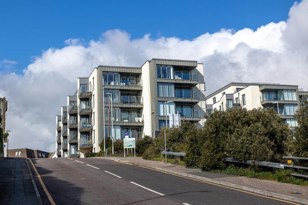 Seaview West Coast - Exceptional - 2 Bedrooms Sleeps 5 -Stunning Sea Views - 500 Metres To Beach Bournemouth Exterior foto