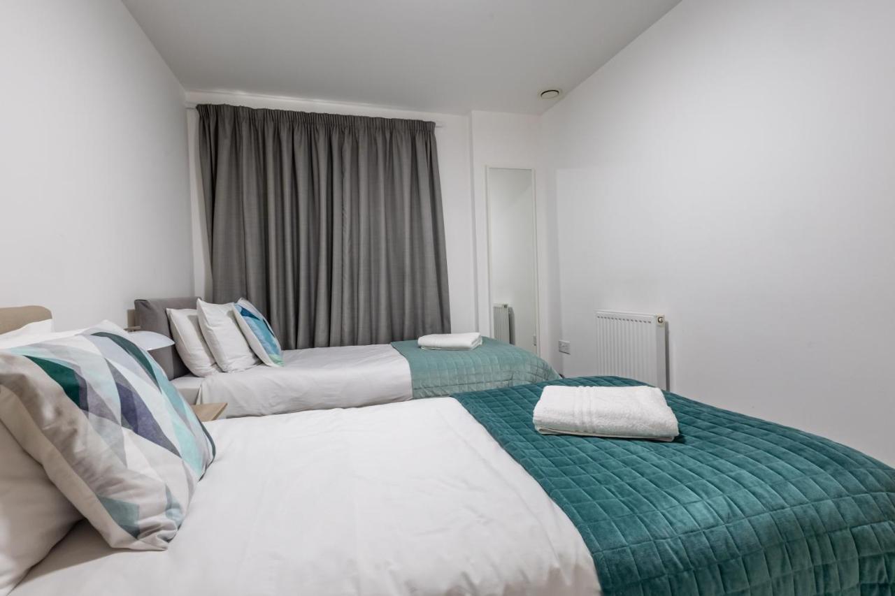 Seaview West Coast - Exceptional - 2 Bedrooms Sleeps 5 -Stunning Sea Views - 500 Metres To Beach Bournemouth Exterior foto