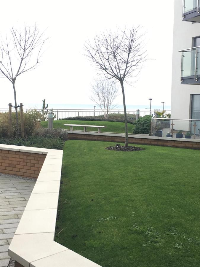Seaview West Coast - Exceptional - 2 Bedrooms Sleeps 5 -Stunning Sea Views - 500 Metres To Beach Bournemouth Exterior foto