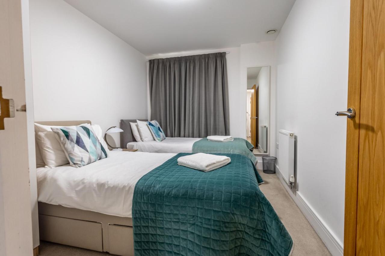 Seaview West Coast - Exceptional - 2 Bedrooms Sleeps 5 -Stunning Sea Views - 500 Metres To Beach Bournemouth Exterior foto